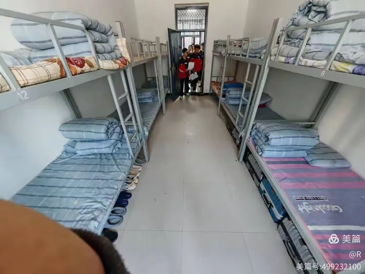 内务整理展风采 良好习惯自然来